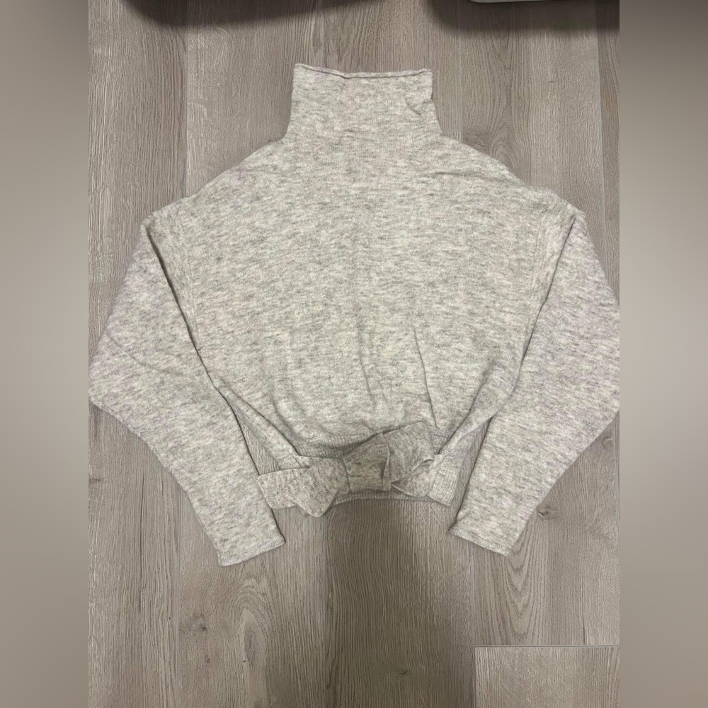 Wilfred Lorin Sweater